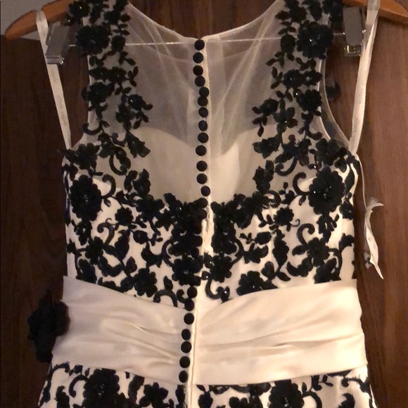 Alfred Angelo Floral Wedding Gown NWT Sz 0 - Picture 6 of 8